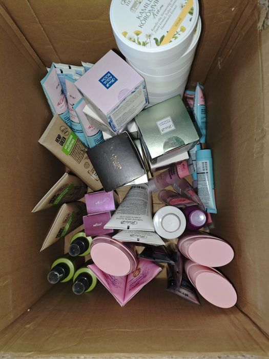 Микс косметика косметические средства тушь палетка консиллер крем и тд