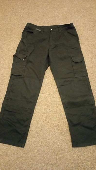 Робочі штани, робочий одяг, робочі шорти.