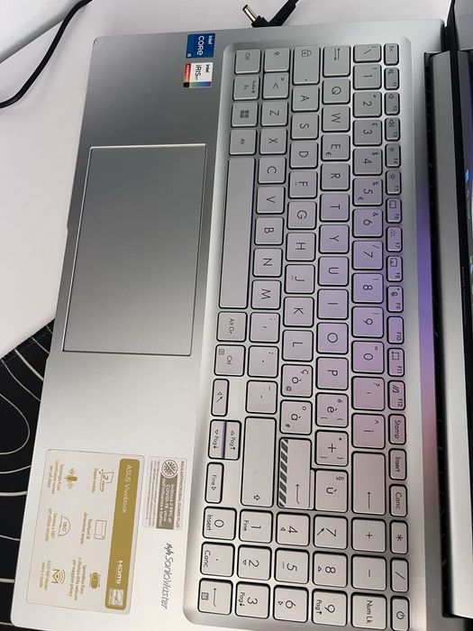 Продам ноутбук Asus Vivodook 15