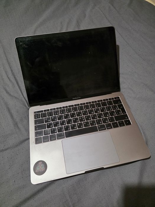 Macbook pro 13 a1708 не робочий