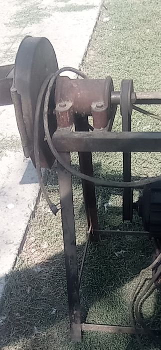 Підвісну опору для жатки
