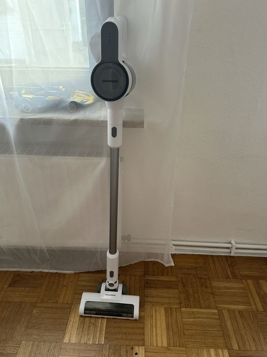 Продам Grundig.