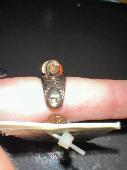 Anel ajustável dourado com pedras coral e zircónias Parfois