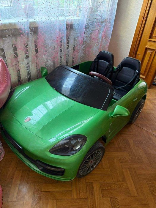 Дитячий двомісний електромобіль  Porsche  б.у  ТОРГ !