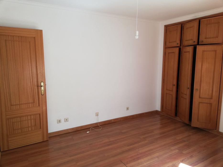 Apartamento T1 Semi Mobilado - Oliveira de Azeméis