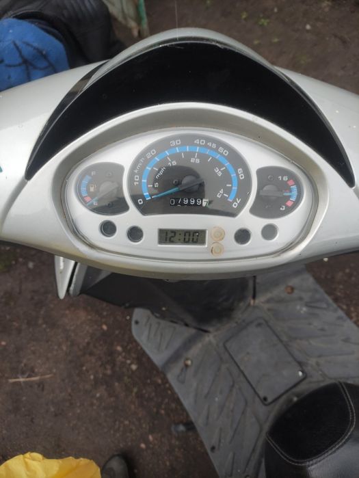 Мопед Скутер  YIBEN