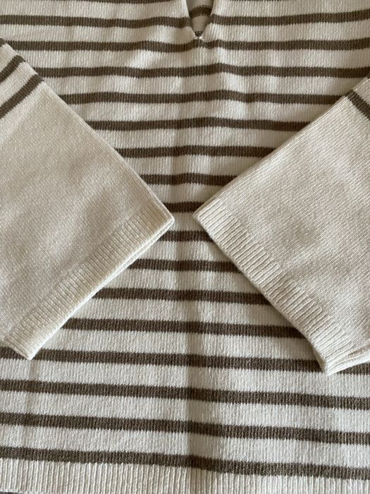 Вовняний щільний светр жіночій Massimo Dutti