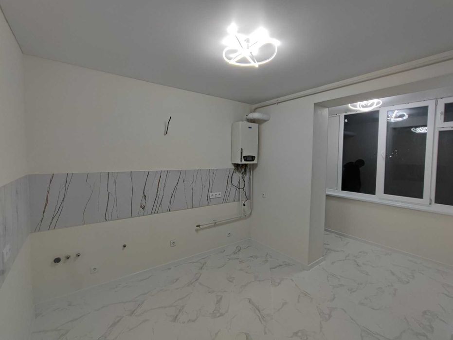 Двох кімнатна, терміново, вид на озеро, ремонт, терміново, Виставка