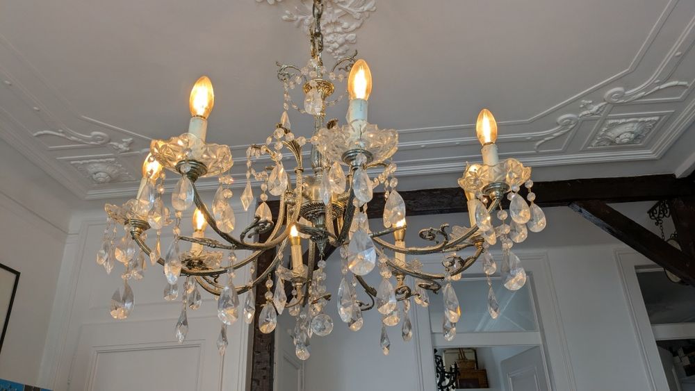 Lustre Clássico de 8 Braços em latão banhado a prata e Cristal Lapidado (Funcional)