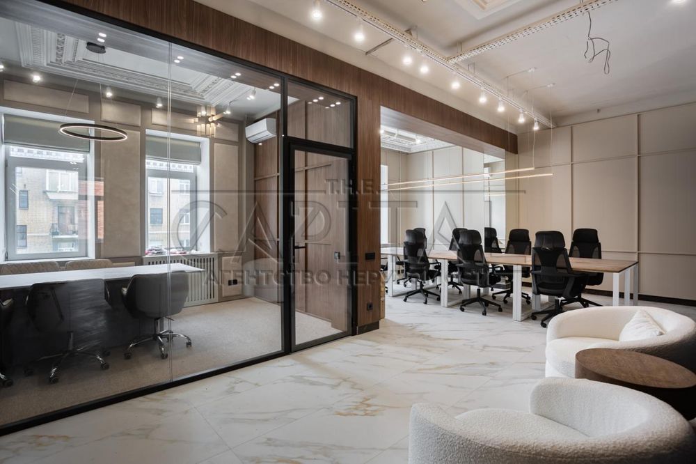Commercial property, 230 m²