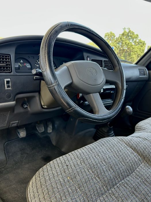 Toyota HILUX 2.4D
