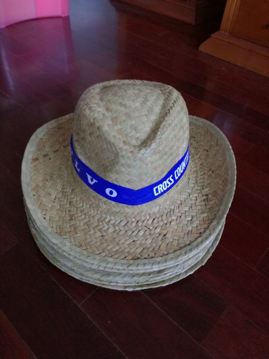 Chapeu de palha Volvo Novo