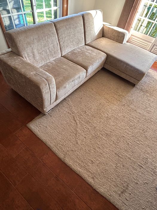 Sofá beje com Chaise longue