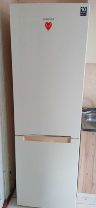 Продам холодильник Самсунг No Frost с нижней морозильной камерой