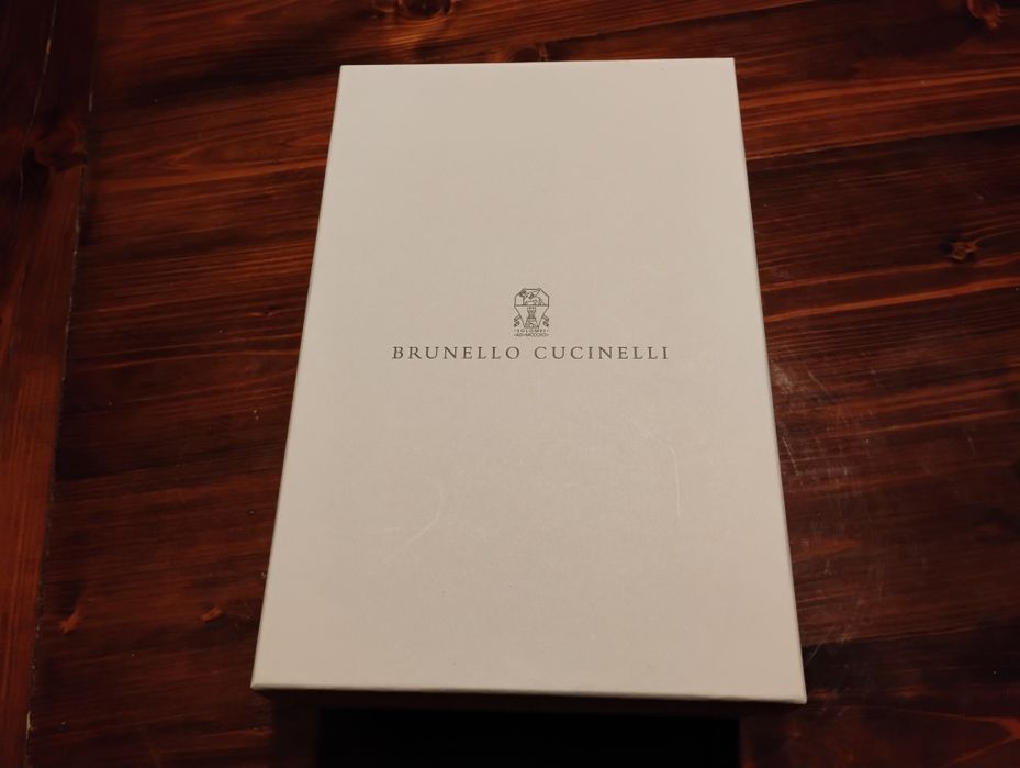 karton firmy brunello cucinelli