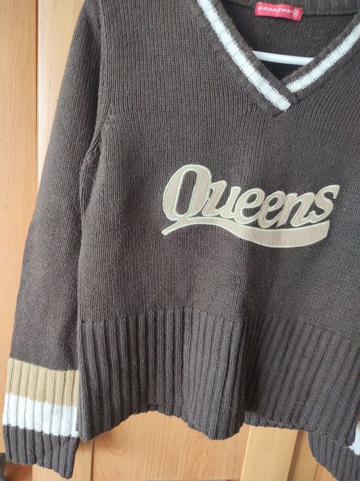 Sweter z napisem Queen Broadway M