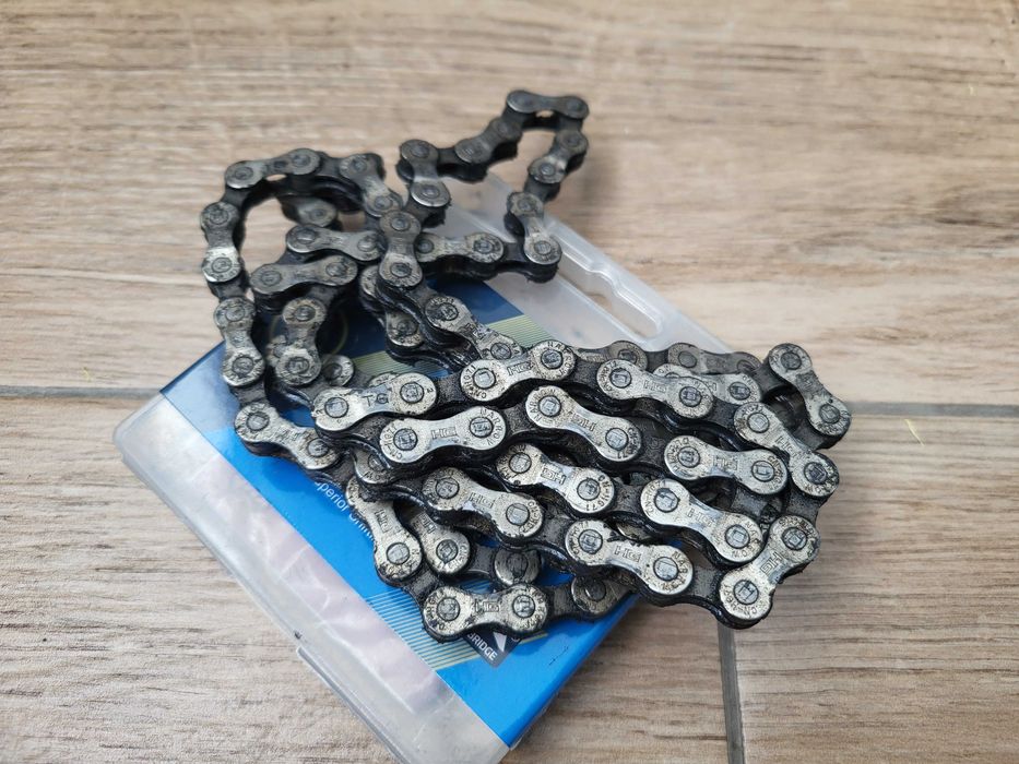 задній перемикач Shimano Altus RD M-2000