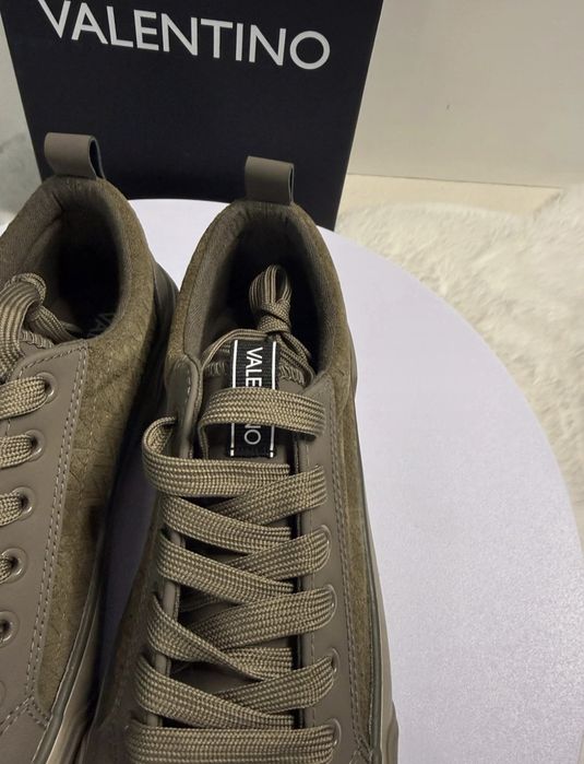 Sapatilhas novas Valentino