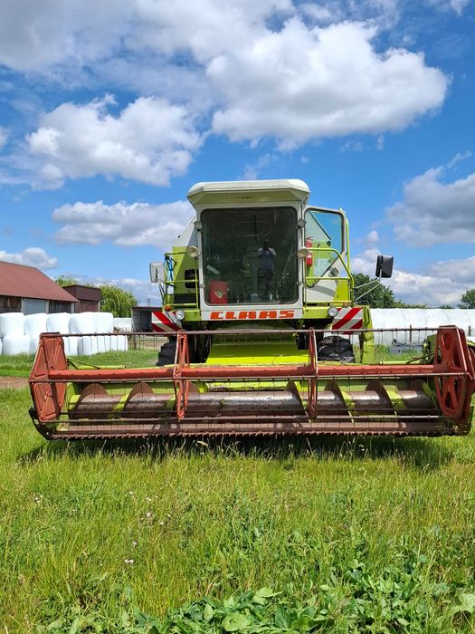 New Holland 1540/ Claas Dominator 86