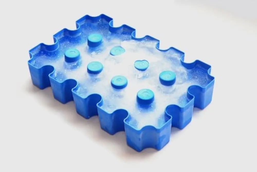 Chłodziarka do skrzynek na piwo 24 x 0,33 l Forma do lodu