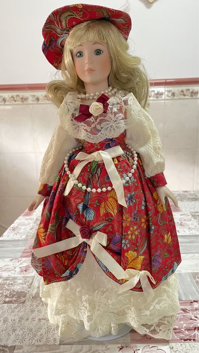 Bonecas de porcelana