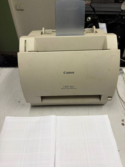 Лазерный принтер LPB 810 рабочий.