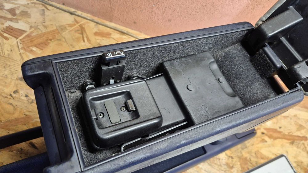 Consola Central com Apoio de Braço Audi A4 B5 8D Pré-Facelift 1995 a 1999 Original