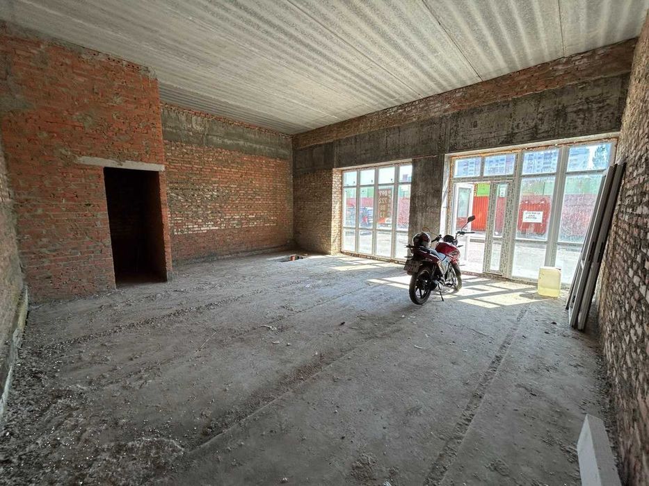 (7)  Продаж комерційного приміщення (8813)