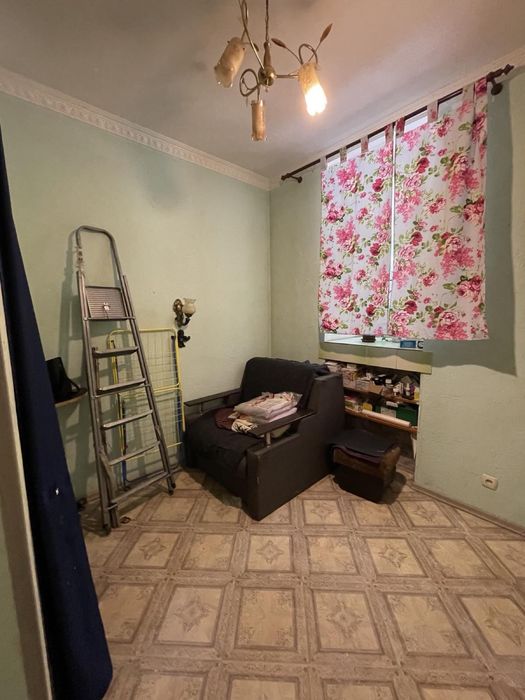 Двухкомнатная продам центр Одессы