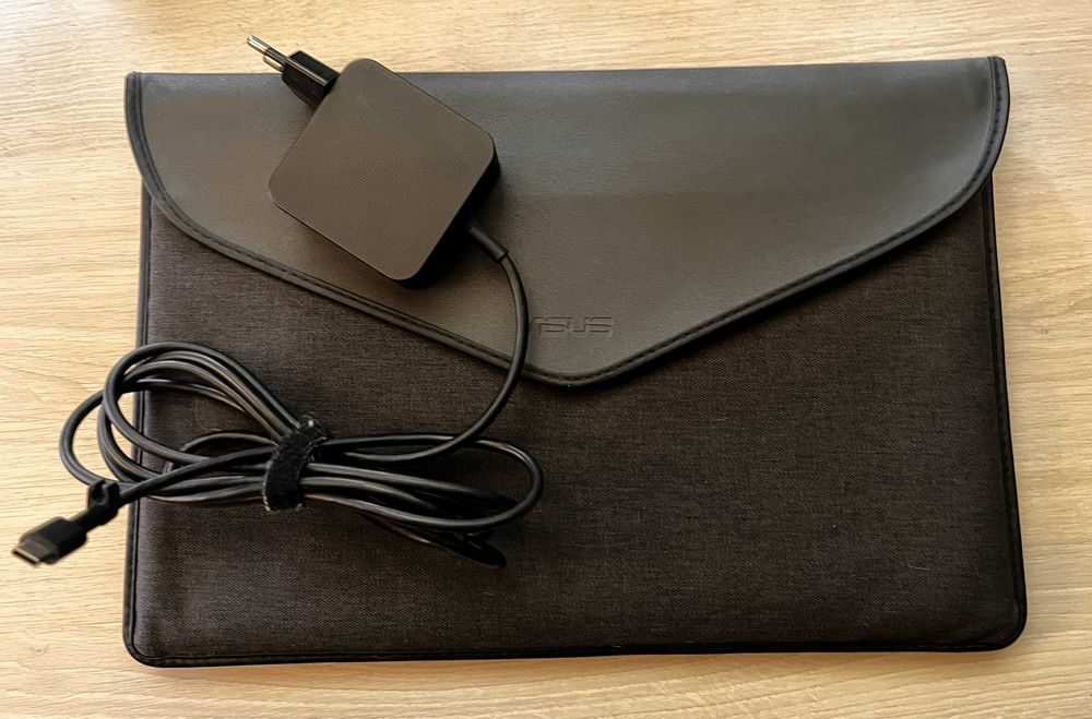 ASUS ZenBook 14 UM425UA / Ryzen 7 / 16 GB RAM / 512 GB SSD