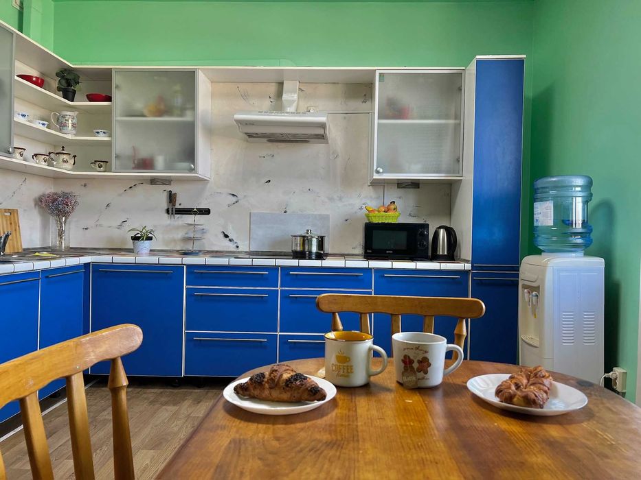 Кімната на двох біля метро Деміївська, поруч Roshen! Без комісії!