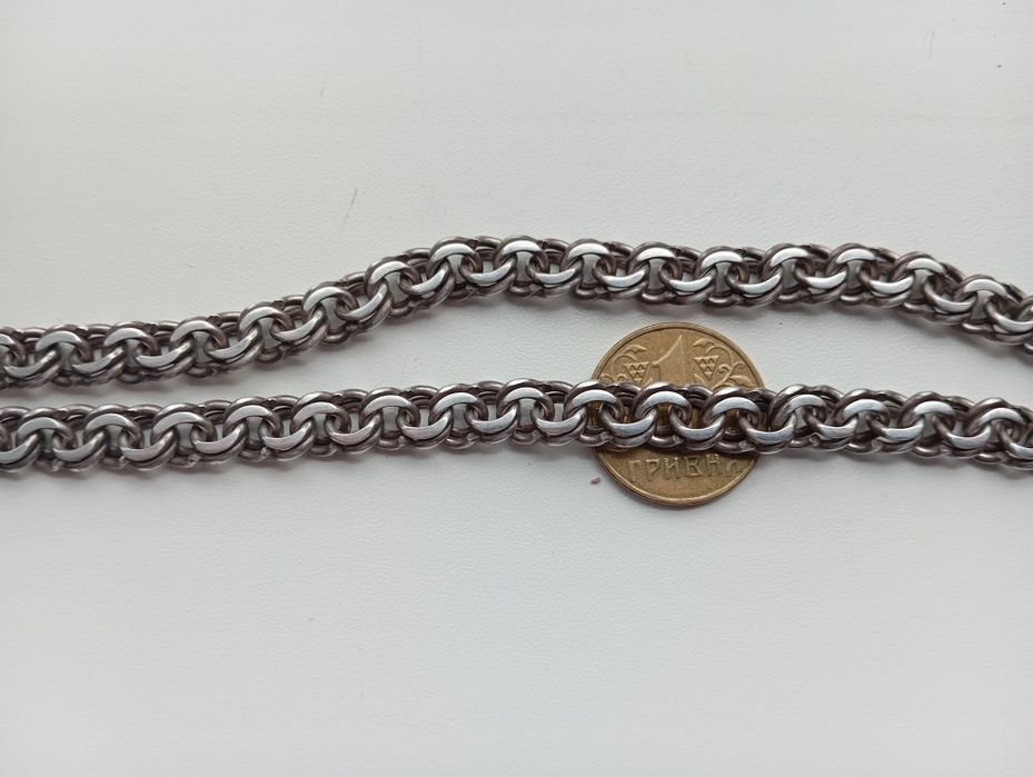 Серебряная массивная цепочка.