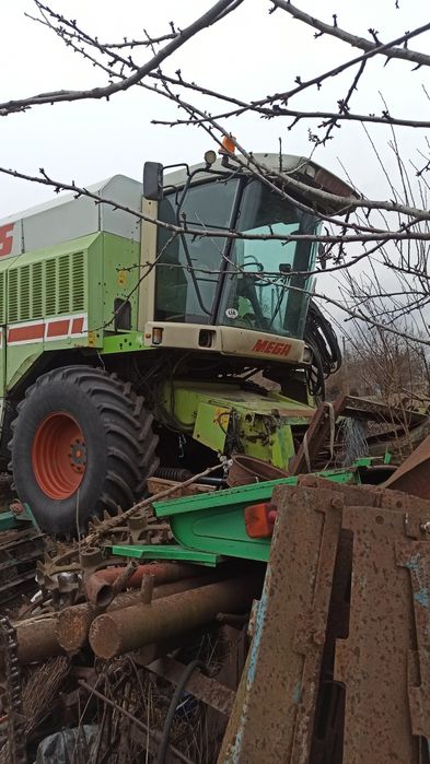 Продам комбайн класс