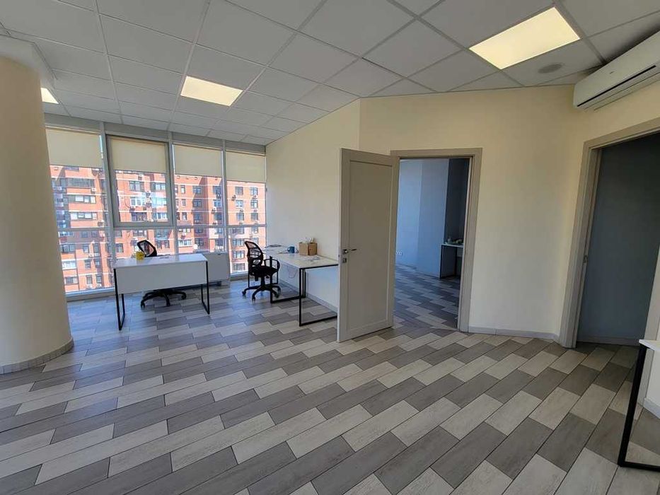 Реле БЦ, Выставочный центр метро, 47м.кв., есть генератор Без%