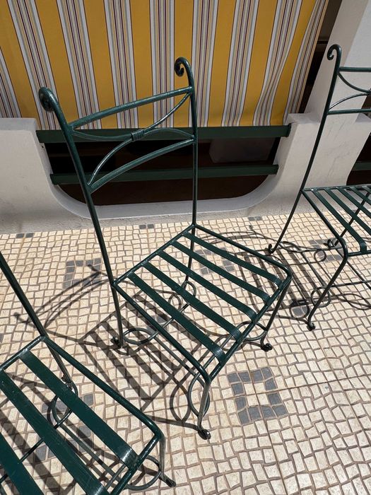 Conjunto de 4 cadeiras em ferro forjado