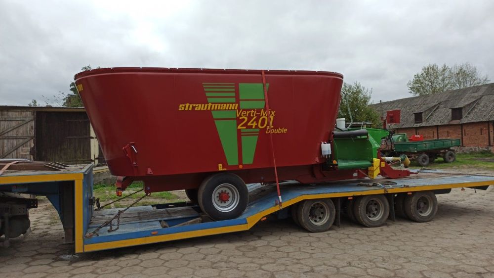 Wynajem naczepy niskopodwoziowej transport ciągników siodłowych maszyn