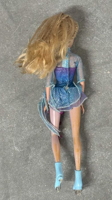 Boneca Barbie Patinadora