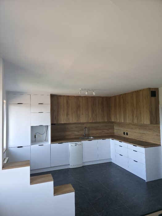 Mieszkanie 50m2 + garaż murowany 15 m2 z prądem i piwnica około 8m2