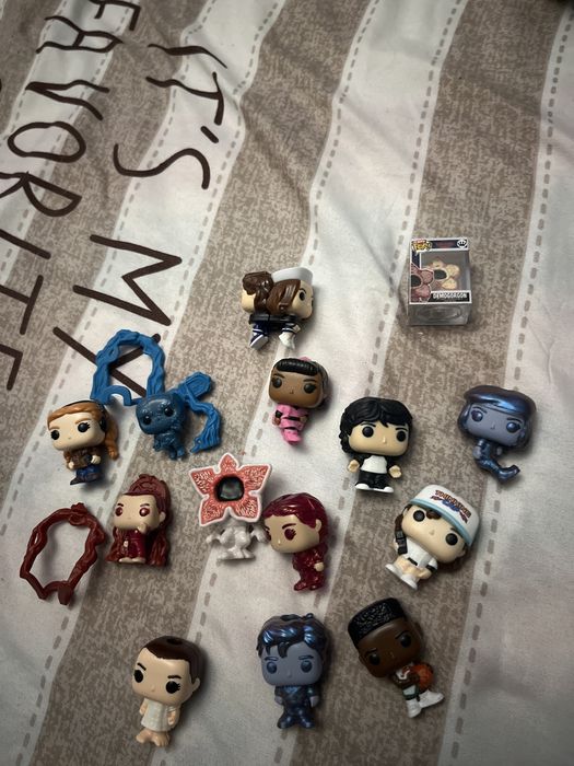 Фигурки kinder joy осд и bitty pop demogorgon