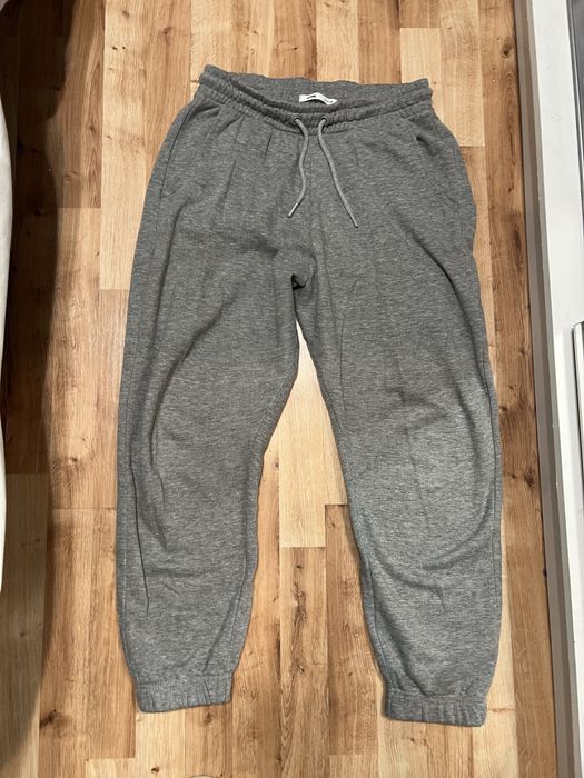 Okazja! Spodnie dresowe Sinsay M damskie sportowe z kieszeniami