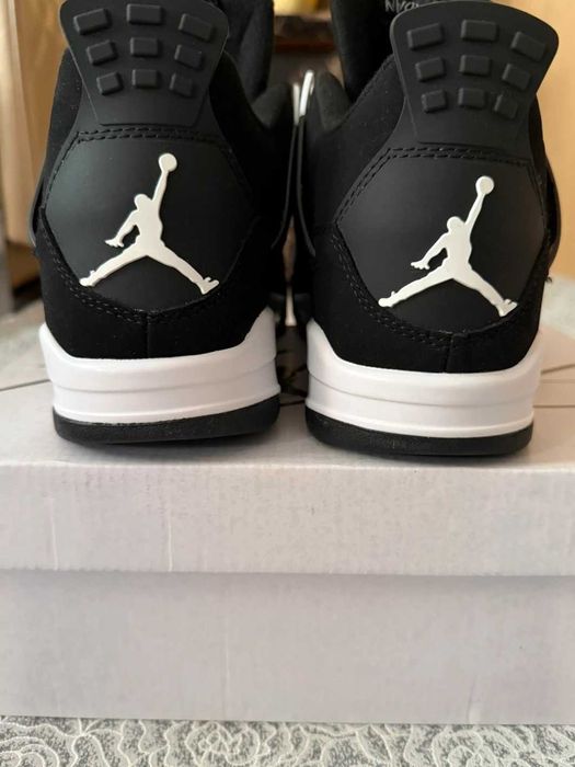 Jordan 4 Retro White Thunder R.41
