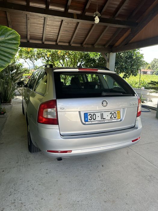 Skoda  Octavia  1.6 TDI 110cv - Nacional