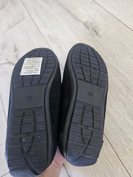 Nowe mokasyny y chłopięce r.38