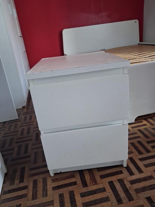 Conjunto de quarto IKEA (cama, guarda roupa, banquinha, mesa de estudo