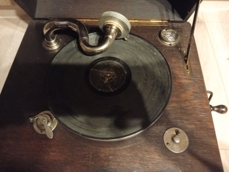 Gramofon skrzyniowy okres 1900do lat 30.XX