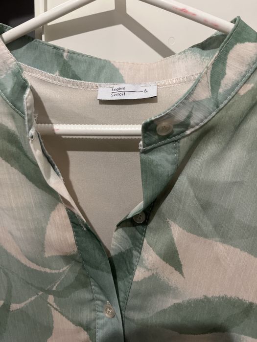 Vestido midi em tons de verde