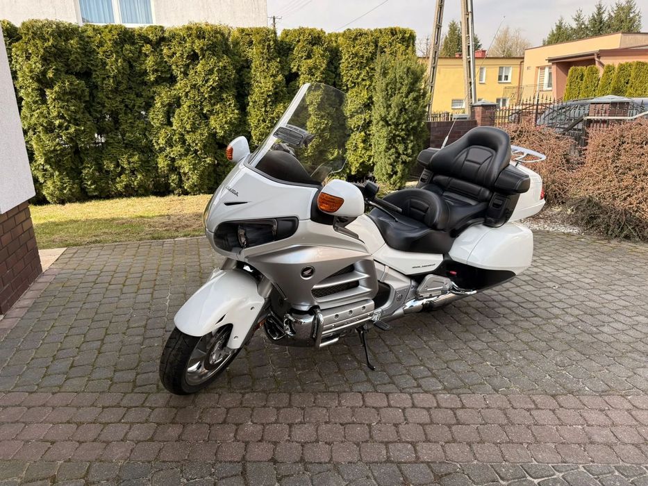 Honda GL Motocykl zakupiony i serwisowany w polskim salonie. Bezwypadkowy
