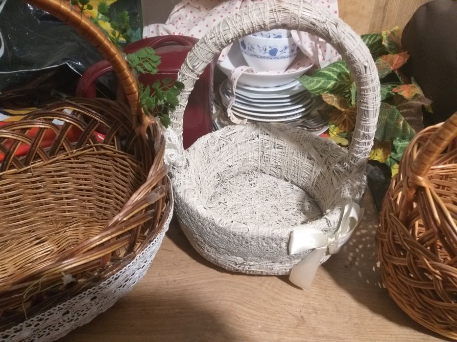 Корзины разные  плетёные