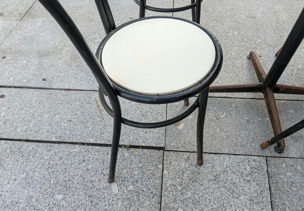 Conjunto de Mesa Redonda com 4 Cadeiras – Esplanada ou Jardim