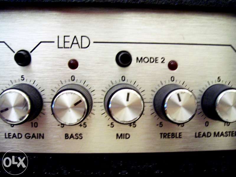 Amplificador de guitarra 120W com pré a valvulas